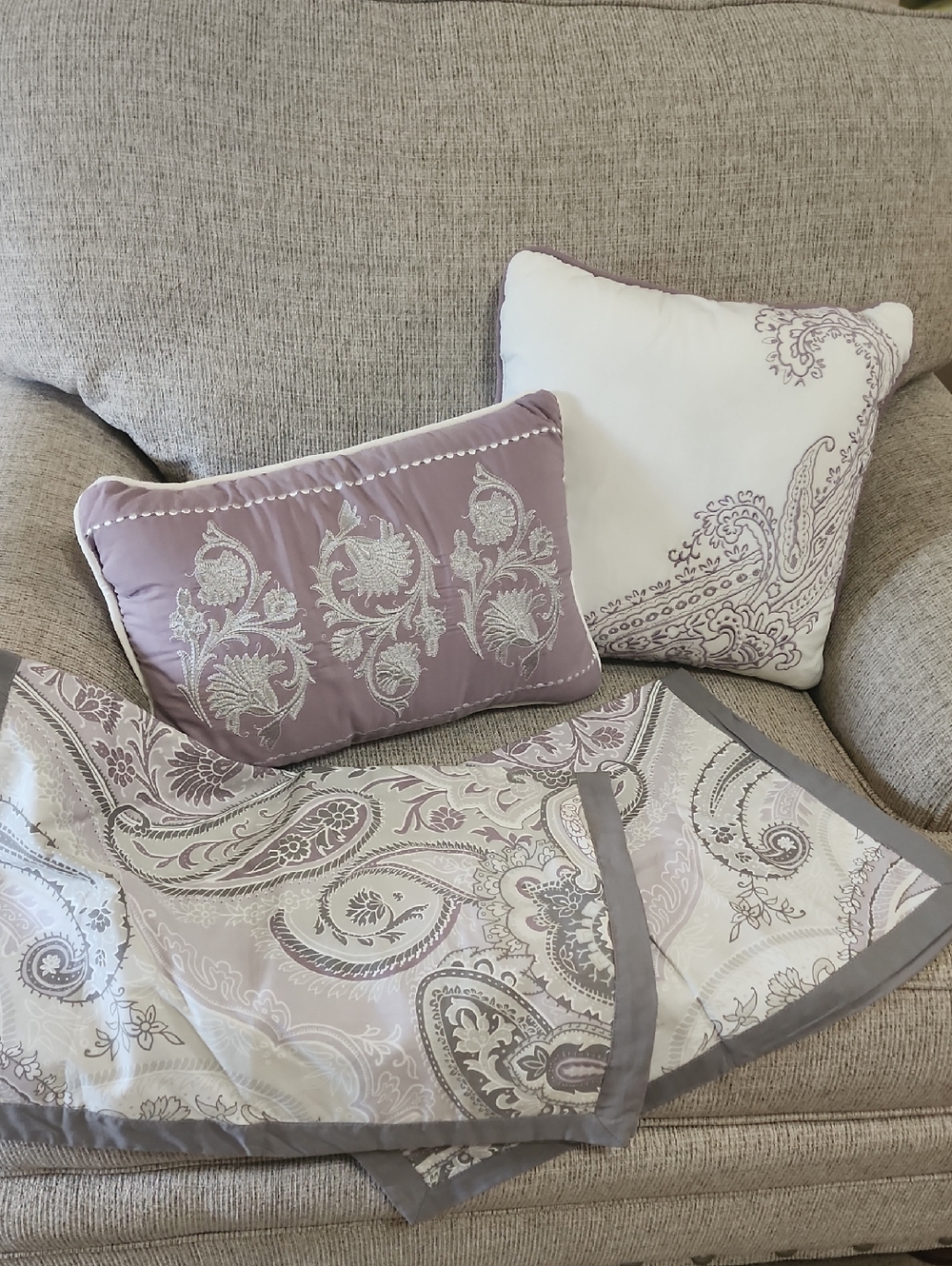 Set of 2 Embroidered Paisley Throw Pillow and Set in Mauve and Cream